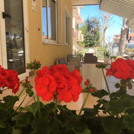 רימיני Hotel Villa Rinaldini מראה חיצוני תמונה