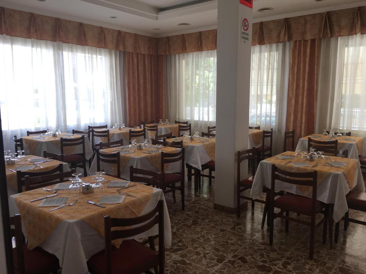 רימיני Hotel Villa Rinaldini מראה חיצוני תמונה