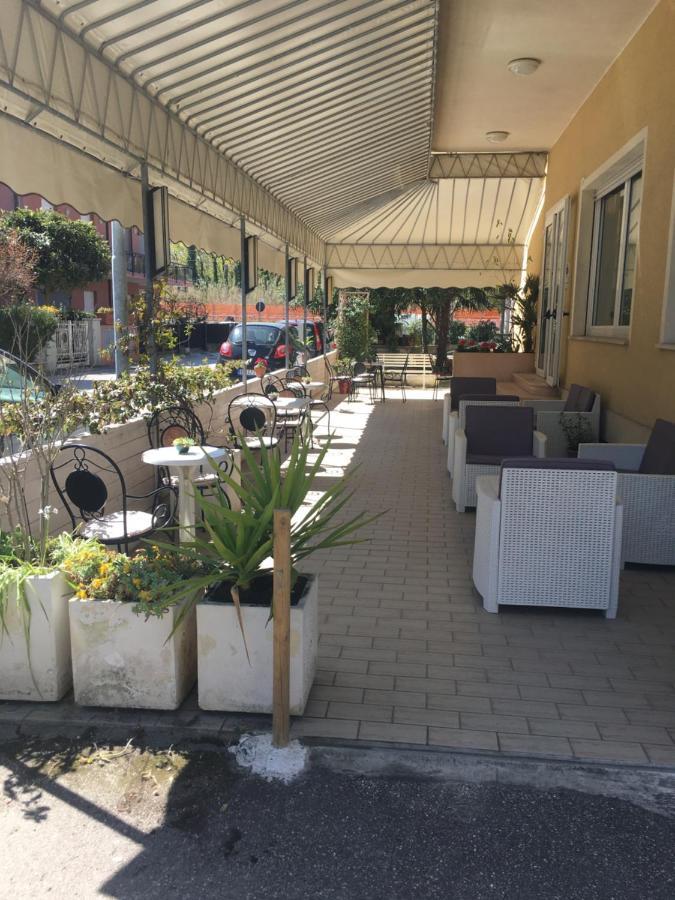 רימיני Hotel Villa Rinaldini מראה חיצוני תמונה