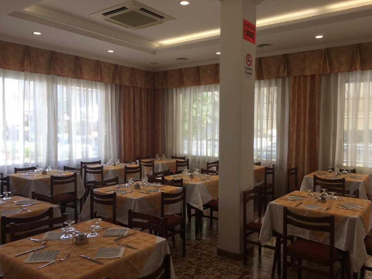 רימיני Hotel Villa Rinaldini מראה חיצוני תמונה