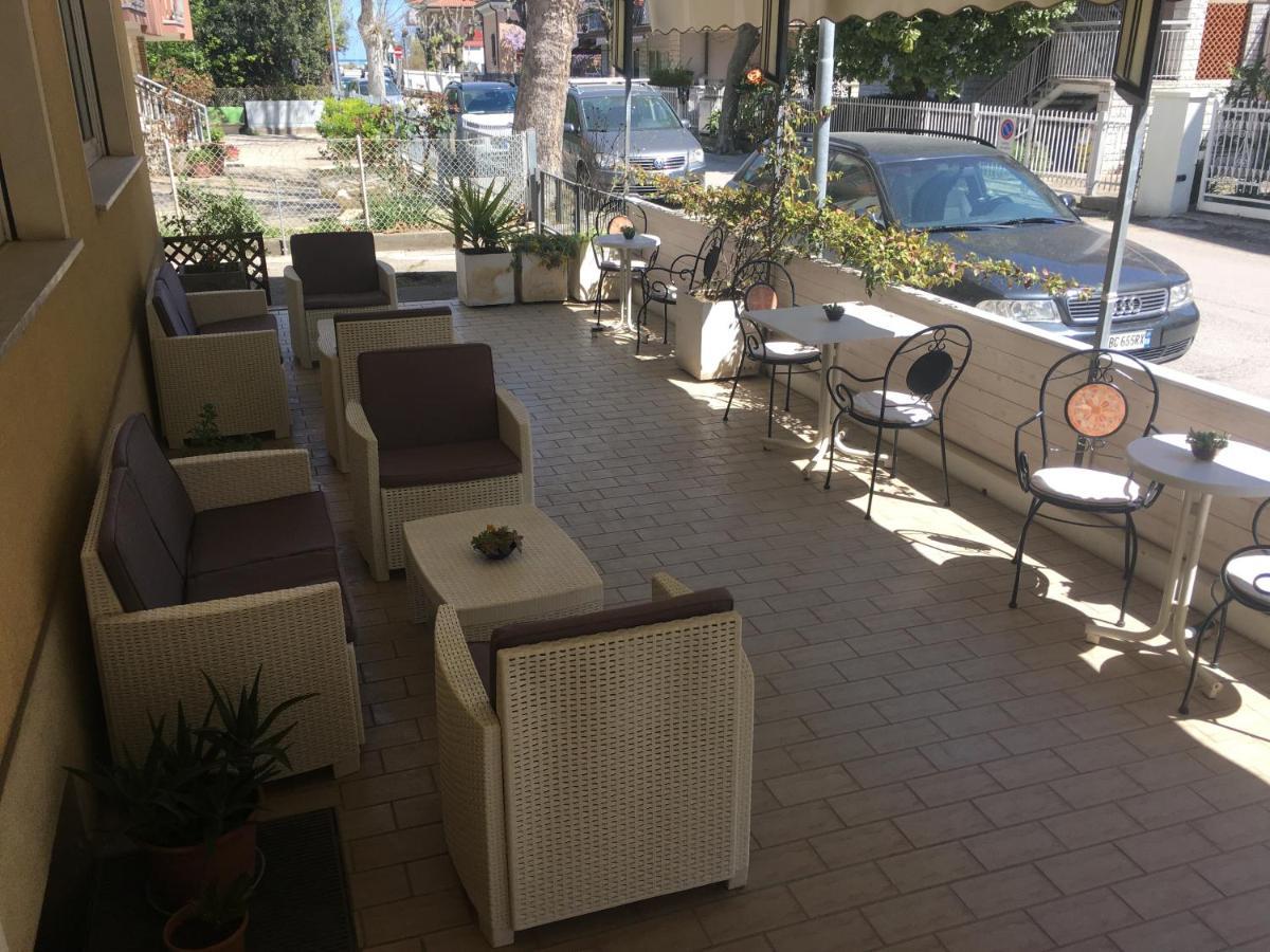 רימיני Hotel Villa Rinaldini מראה חיצוני תמונה