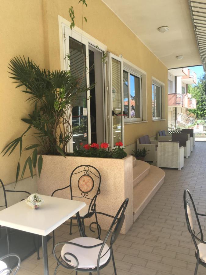 רימיני Hotel Villa Rinaldini מראה חיצוני תמונה